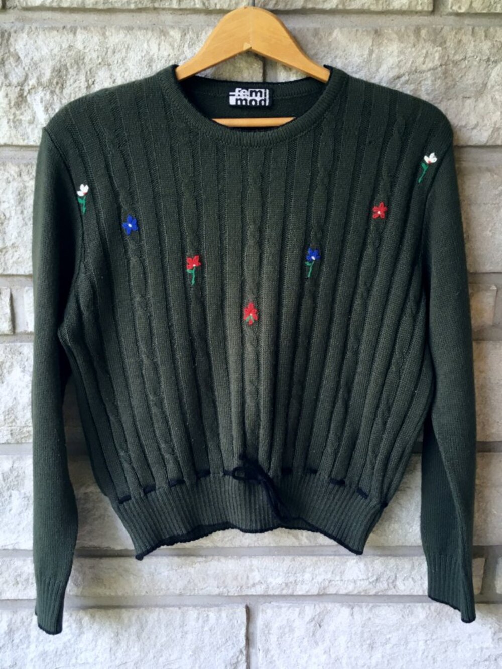 Dark Green Vintage Sweater - Floral Embrodiery - Wool Blend